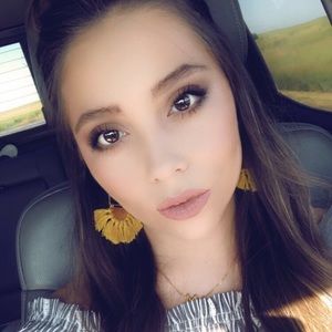 Meet your Posher, Esther